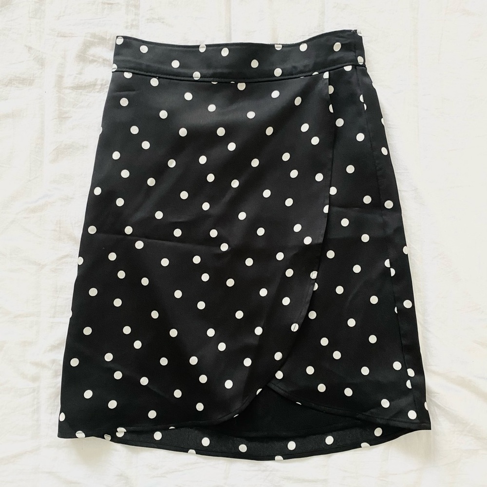Girls Abercrombie polka dot skirt. Size 5/6